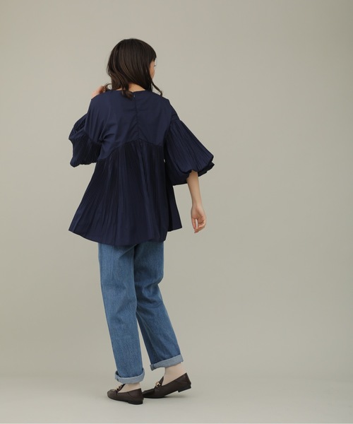 sakishimatokyo(サキシマトーキョー)の「【ZOZO限定】サキシマamp「ルーズギャザーボリューム袖デザインブラウス」(シャツ/ブラウス・レディース・ホワイト/ネイビー/ブラック・FREE)」の5枚目の写真