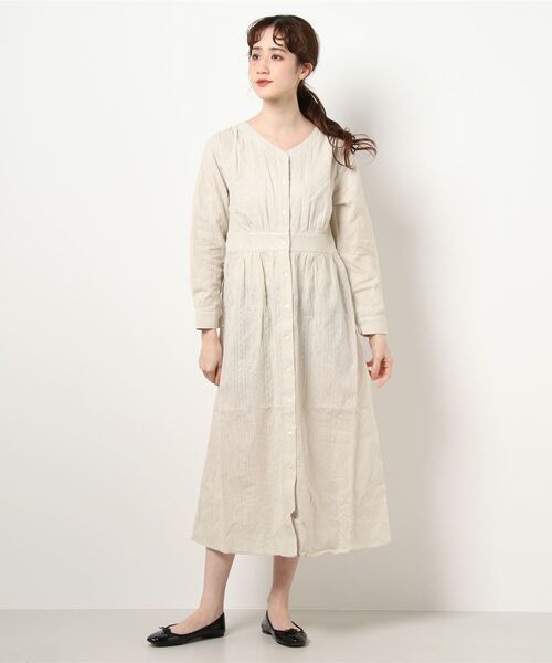 Lugnoncure（ルノンキュール）の「リーフ刺繍ワンピース（ワンピース・レディース・オフホワイト/キナリ/チャコール・ﾌﾘ-）」の7枚目の写真