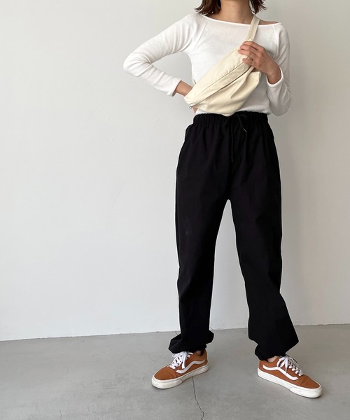 CANAL JEAN（キャナルジーン）の「via j(ヴィアジェイ) コットンドローストリングパンツ（その他パンツ・レディース・ブラック/アイボリー・ONE SIZE）」の9枚目の写真