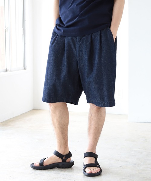 BEAMS（ビームス）の「BEAMS / デニム 2プリーツ ショーツ（その他パンツ・メンズ・ネイビー/ブルー・SMALL/MEDIUM/LARGE/X-LARGE）」の2枚目の写真