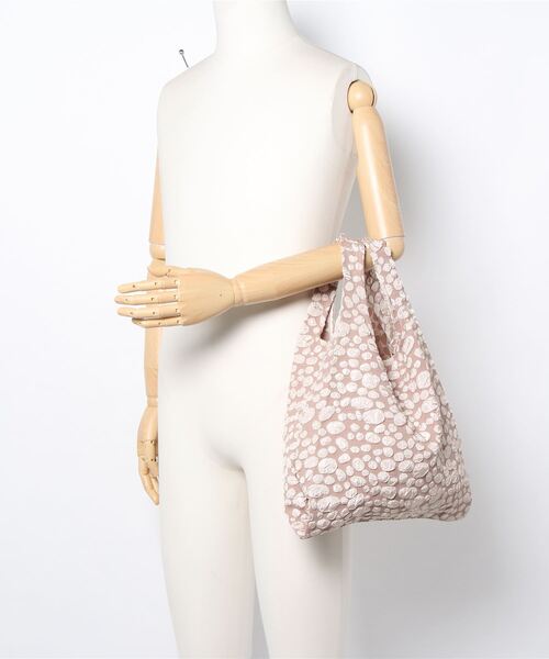 Te chichi（テチチ）の「フクレジャカードバック小（エコバッグ/サブバッグ・レディース・ブラック/ベージュ・ﾌﾘ-）」の3枚目の写真