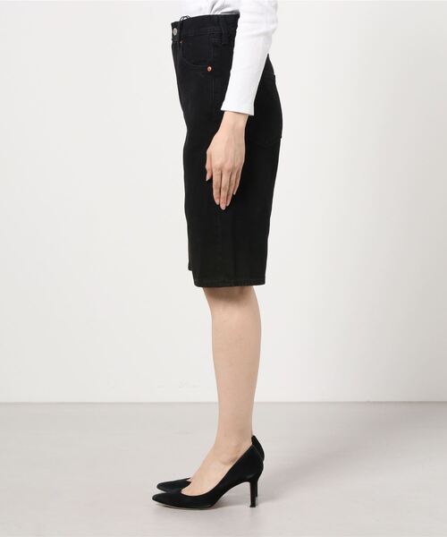 Levi's（リーバイス）の「HIGH LOOSE BERMUDA SHORT TAKE IT SLOW（デニムパンツ・レディース・ブラック・25inch/23inch/24inch/26inch/27inch/28inch/29inch）」の3枚目の写真