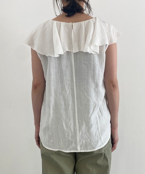 MADEMOISELLE ROPE'(マドモアゼル ロペ)の「【洗える】フリルカラーノースリーブブラウス(シャツ/ブラウス・レディース・ホワイト/ブラック/オリーブ・38)」の8枚目の写真