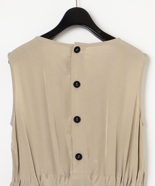 GRACE CONTINENTAL(グレースコンチネンタル)の「【LIFE STYLE WEAR】サテンイージードレス(ワンピース・レディース・ベージュ・36)」の9枚目の写真