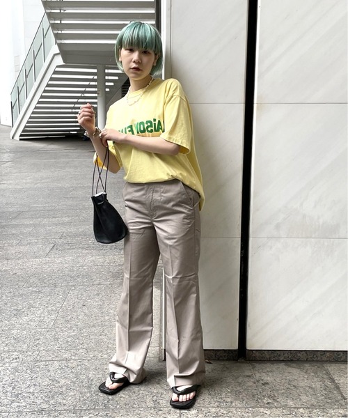 MAISON EUREKA(メゾンエウレカ)の「【MAISON EUREKA/メゾン・エウレカ】FLOCKY ME LOGO Tシャツ(Tシャツ/カットソー・レディース・グレー/ホワイト/イエロー・FREE)」の5枚目の写真