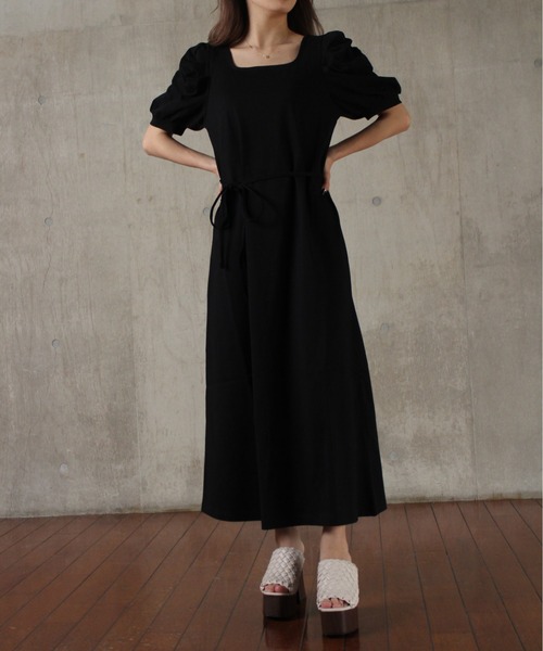 NOMAE(ノーマエ)の「【NOMAE】カットソーギャザースリーブワンピース(ワンピース・レディース・ベージュ/ライトブルー/ブラック/レッド・FREE)」の2枚目の写真