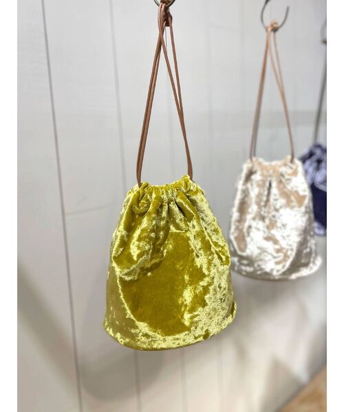 Ungrid（アングリッド）の「ベロア巾着バッグ（ハンドバッグ・レディース・アイボリー/パープル/イエロー・FREE）」の10枚目の写真