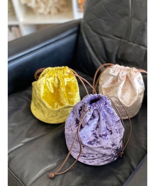 Ungrid（アングリッド）の「ベロア巾着バッグ（ハンドバッグ・レディース・アイボリー/パープル/イエロー・FREE）」の17枚目の写真