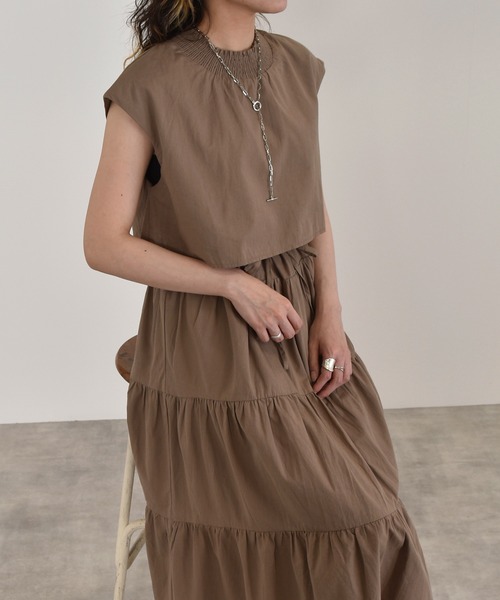 w closet（ダブルクローゼット）の「ティアードドッキングワンピース（ワンピース・レディース・チャコールグレー/ブラック/モカ・FREE）」の3枚目の写真