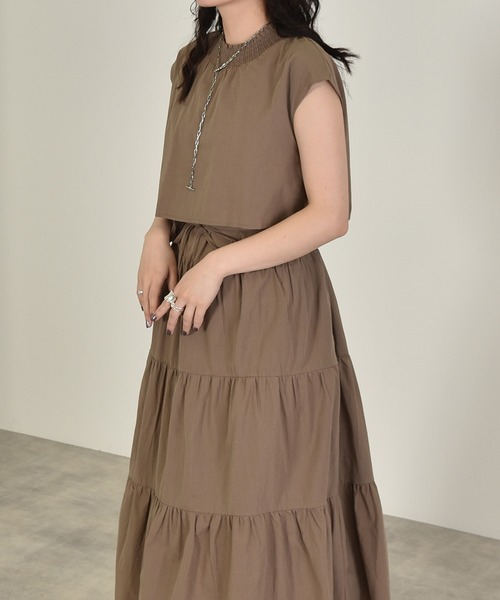 w closet（ダブルクローゼット）の「ティアードドッキングワンピース（ワンピース・レディース・チャコールグレー/ブラック/モカ・FREE）」の17枚目の写真