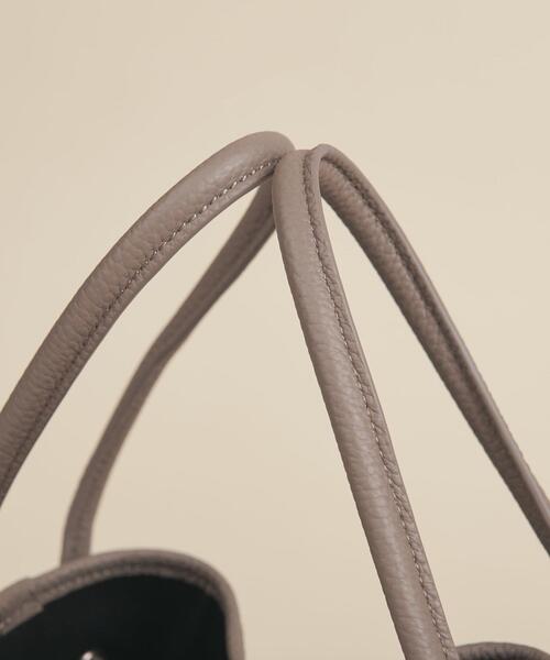 VASIC（ヴァジック）の「＜VASIC＞BOND MINI レザーバッグ Ψ ∴（ハンドバッグ・レディース・オフホワイト/グレー・FREE）」の7枚目の写真