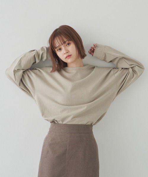 flaner(フラネ)の「ルーズ無地ロンTee【ユニセックス対応】(Tシャツ/カットソー・レディース・ホワイト/ベージュ/グレイッシュベージュ・MEDIUM/LARGE)」の1枚目の写真