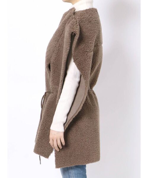 Ungrid（アングリッド）の「ボアノースリポンチョ（ポンチョ・レディース・チャコールグレー/モカ・FREE）」の15枚目の写真