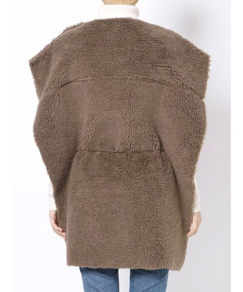 Ungrid（アングリッド）の「ボアノースリポンチョ（ポンチョ・レディース・チャコールグレー/モカ・FREE）」の3枚目の写真