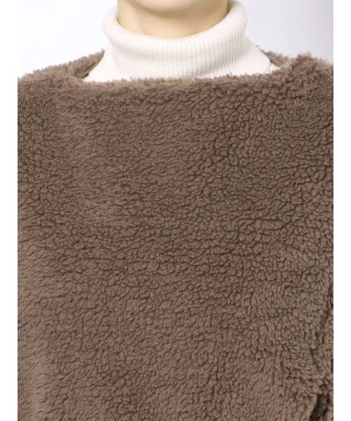 Ungrid（アングリッド）の「ボアノースリポンチョ（ポンチョ・レディース・チャコールグレー/モカ・FREE）」の4枚目の写真