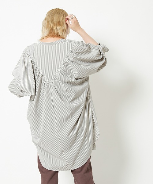 CIAOPANIC（チャオパニック）の「ストライプヨークギャザーシャツ（シャツ/ブラウス・レディース・オフホワイト/カーキ・FREE）」の10枚目の写真