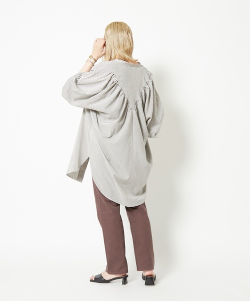 CIAOPANIC（チャオパニック）の「ストライプヨークギャザーシャツ（シャツ/ブラウス・レディース・オフホワイト/カーキ・FREE）」の16枚目の写真