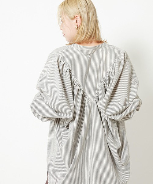 CIAOPANIC（チャオパニック）の「ストライプヨークギャザーシャツ（シャツ/ブラウス・レディース・オフホワイト/カーキ・FREE）」の9枚目の写真