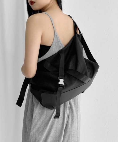 LVEU.（ラブユ.）の「Buckle design bag / バックルデザインバッグ（ショルダーバッグ・レディース・ブラック・FREE）」の18枚目の写真