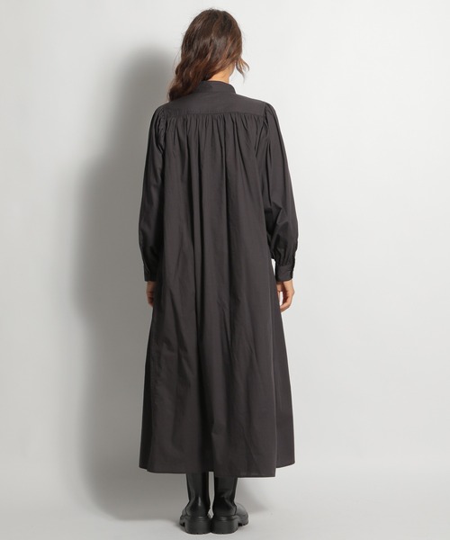 niko and...（ニコアンド）の「高密スタンドカラーマキシシャツワンピース（シャツワンピース・レディース・ブラック/オフホワイト/ブルー/ベージュ・MEDIUM/LARGE）」の18枚目の写真