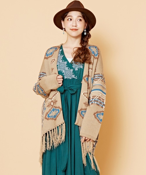 チャイハネ(チャイハネ)の「【チャイハネ】ネイティブ柄ニットフリンジカーディガン(カーディガン/ボレロ・レディース・ベージュ/ネイビー/ブラウン/ターコイズブルー/ブラック・FREE)」の4枚目の写真