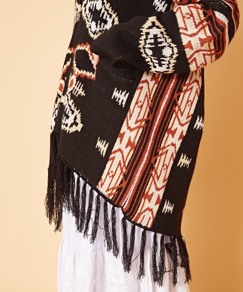 チャイハネ(チャイハネ)の「【チャイハネ】ネイティブ柄ニットフリンジカーディガン(カーディガン/ボレロ・レディース・ベージュ/ネイビー/ブラウン/ターコイズブルー/ブラック・FREE)」の13枚目の写真