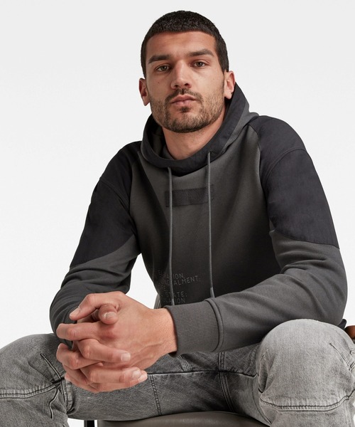 G-STAR（ジースター）の「WOVEN MIX GRAPHIC LOOSE HOODED SWEATER/ロゴパーカー（パーカー・メンズ・ダークグレー/ダークブルー・X-LARGE/LARGE/MEDIUM/X-SMALL/SMALL）」の6枚目の写真