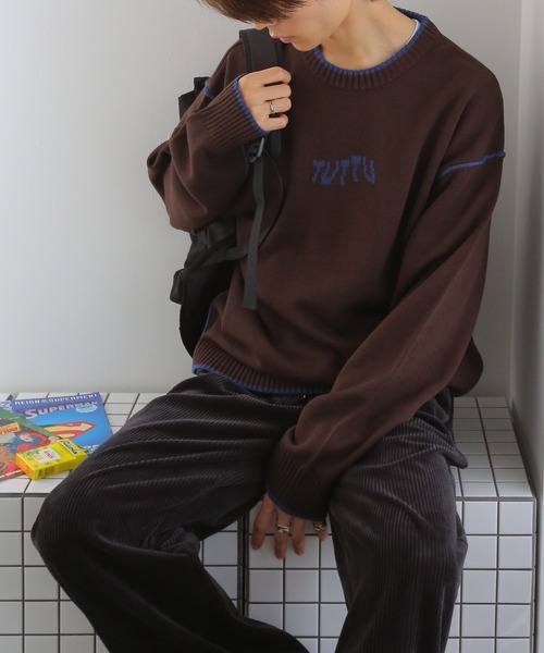 TUTTU（トゥトゥ）の「ルーズシルエットロゴ ニット プルオーバー（ニット/セーター・メンズ・ダークグリーン/ブラウン/オフホワイト/オレンジ/ダークブルー・M/L）」の3枚目の写真