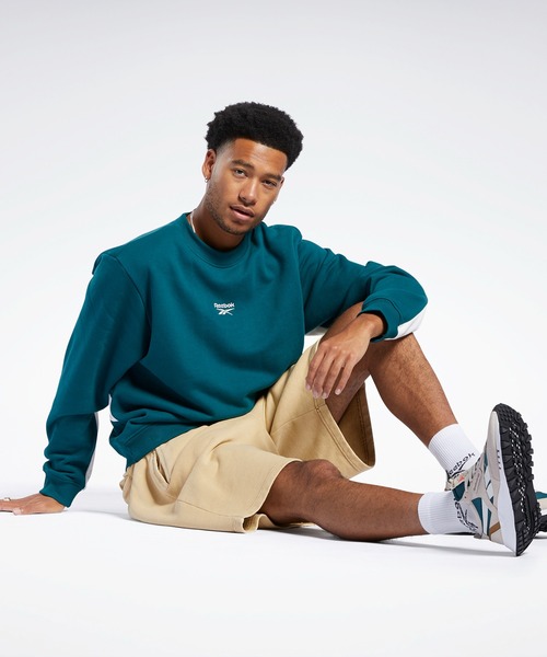 Reebok（リーボック）の「クラシックス バック ベクター クルー スウェットシャツ / Classics Back Vector Crew Sweatshirt（スウェット・メンズ・ブラック/ネイビー・SMALL/MEDIUM/LARGE/X-LARGE/XX-LARGE/XXX-LARGE/X-SMALL）」の12枚目の写真