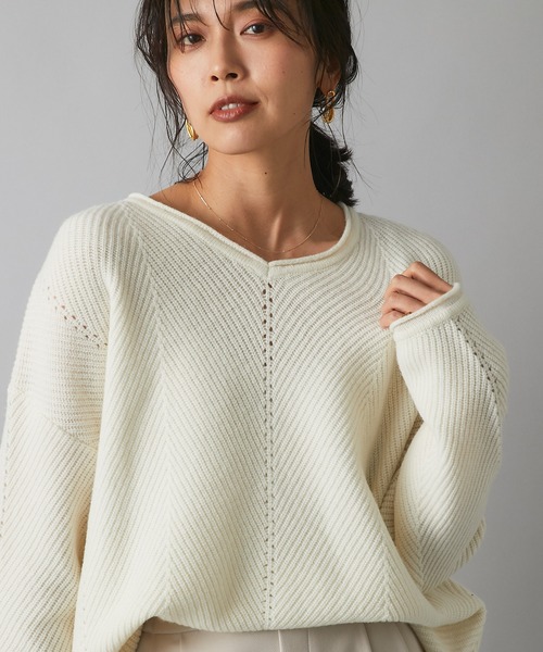 RIVE DROITE（リヴドロワ）の「表情のある編み目が魅力の一枚　ヘリンボンVネックニット（ニット/セーター・レディース・ベージュ/オフホワイト・FREE）」の15枚目の写真