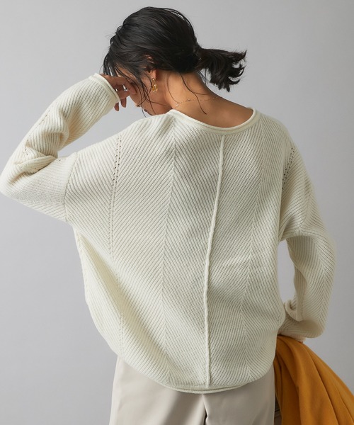 RIVE DROITE（リヴドロワ）の「表情のある編み目が魅力の一枚　ヘリンボンVネックニット（ニット/セーター・レディース・ベージュ/オフホワイト・FREE）」の7枚目の写真