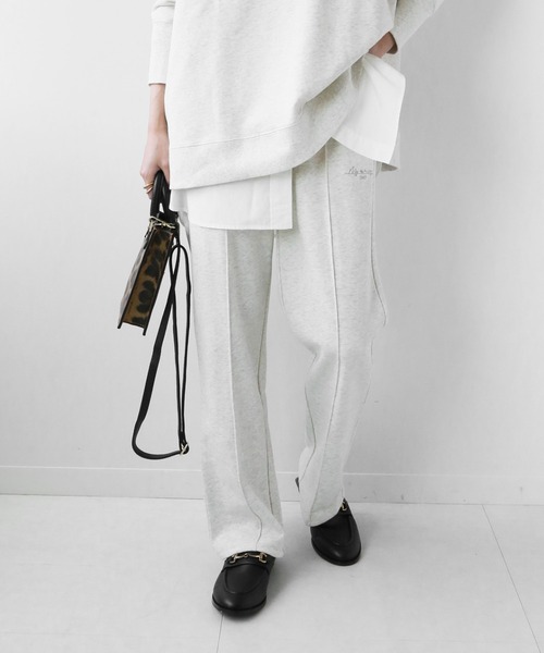 JOURNAL STANDARD relume（ジャーナルスタンダード　レリューム）の「コンパクト裏毛プルオンパンツ◆（スウェットパンツ・レディース・ベージュ/グレー系その他・FREE）」の2枚目の写真