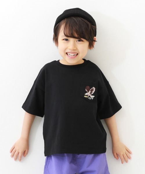 devirock（デビロック）の「BIGシルエットロゴ刺繍Tシャツ（Tシャツ/カットソー・キッズ・ネイビー/イエロー系その他/ダークオリーブ/ブルー系その他/ブラック/ベージュ/オフホワイト/グレー系その他/モカ/ライトカーキ/ライトブラウン/ブラック系その他/ホワイト/グリーン系その他・150cm/120cm/140cm/130cm/100cm/160cm/110cm）」の4枚目の写真