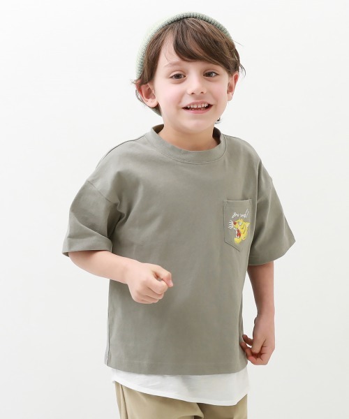 devirock（デビロック）の「BIGシルエットロゴ刺繍Tシャツ（Tシャツ/カットソー・キッズ・ネイビー/イエロー系その他/ダークオリーブ/ブルー系その他/ブラック/ベージュ/オフホワイト/グレー系その他/モカ/ライトカーキ/ライトブラウン/ブラック系その他/ホワイト/グリーン系その他・150cm/120cm/140cm/130cm/100cm/160cm/110cm）」の5枚目の写真