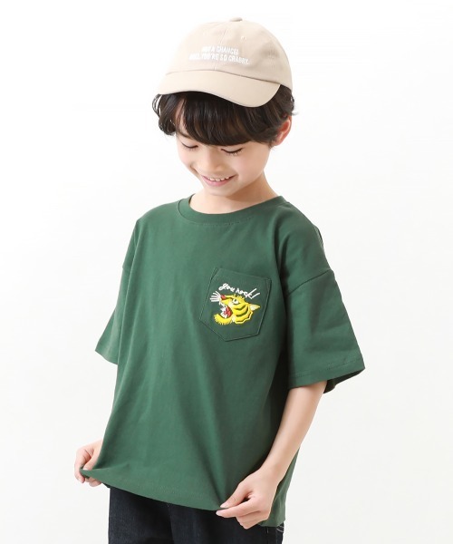 devirock（デビロック）の「BIGシルエットロゴ刺繍Tシャツ（Tシャツ/カットソー・キッズ・ネイビー/イエロー系その他/ダークオリーブ/ブルー系その他/ブラック/ベージュ/オフホワイト/グレー系その他/モカ/ライトカーキ/ライトブラウン/ブラック系その他/ホワイト/グリーン系その他・150cm/120cm/140cm/130cm/100cm/160cm/110cm）」の11枚目の写真