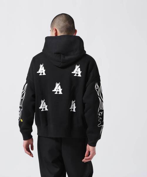 STUD MUFFIN（スタッドマフィン）の「STUD MUFFIN/スタッドマフィン/LA LETTERED BIG PK（パーカー・メンズ・ブラック/グレー・2/3/4）」の5枚目の写真