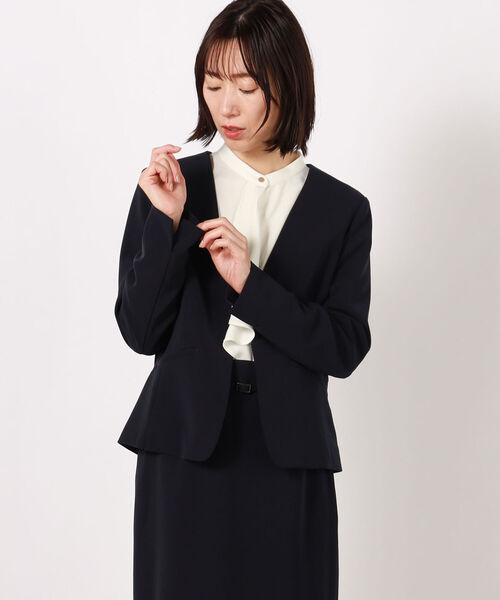 NOLLEY’S（ノーリーズ）の「ウォッシャブルダブルクロスジャケット（ノーカラージャケット・レディース・ベージュ/ネイビー・40/38/36）」の8枚目の写真