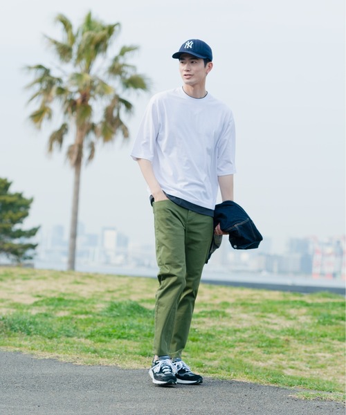 Blue Standard （ブルースタンダード）の「【BLUE STANDARD/ブルースタンダード】汗染みの目立ちにくいTシャツ ZEROSTAIN フェイクレイヤード　ビッグシルエットＴシャツ（Tシャツ/カットソー・メンズ・ホワイト/チャコールグレー/ブラック/ベージュ/ネイビー/オリーブ/ブルー・MEDIUM/LARGE/X-LARGE）」の13枚目の写真