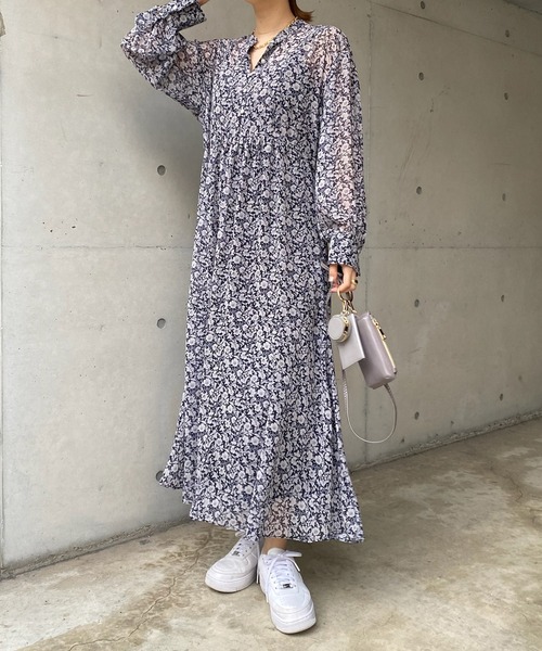 DouDou(ドゥドゥ)の「フラワープリントワンピース(ワンピース・レディース・ブラック/ブルー・FREE)」の4枚目の写真