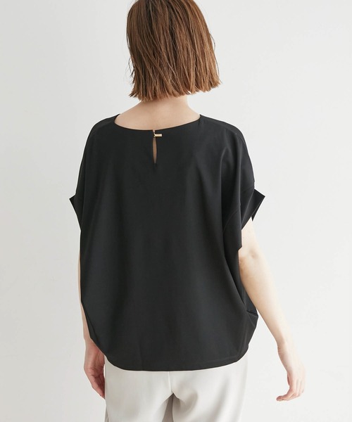 ROPE' PICNIC(ロペピクニック)の「ゴールドパーツバンザイスリーブカットソートップス(Tシャツ/カットソー・レディース・ホワイト/ブラック/ベージュ/ライトグリーン/ダークラベンダー・38)」の6枚目の写真