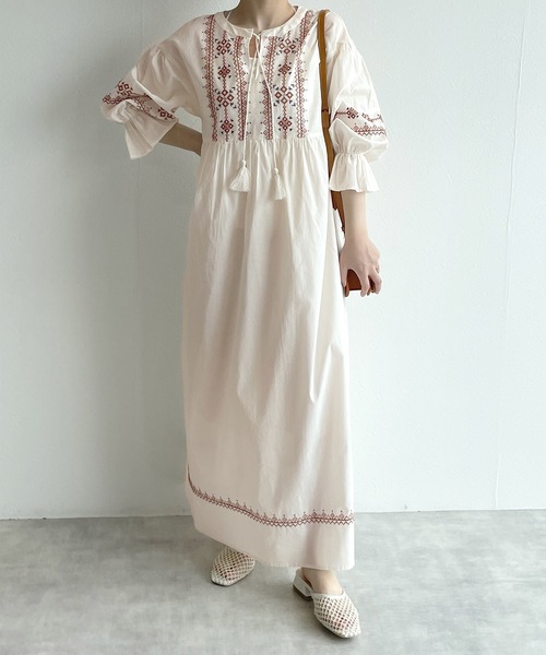 w closet（ダブルクローゼット）の「カラー刺繍ワンピース（ワンピース