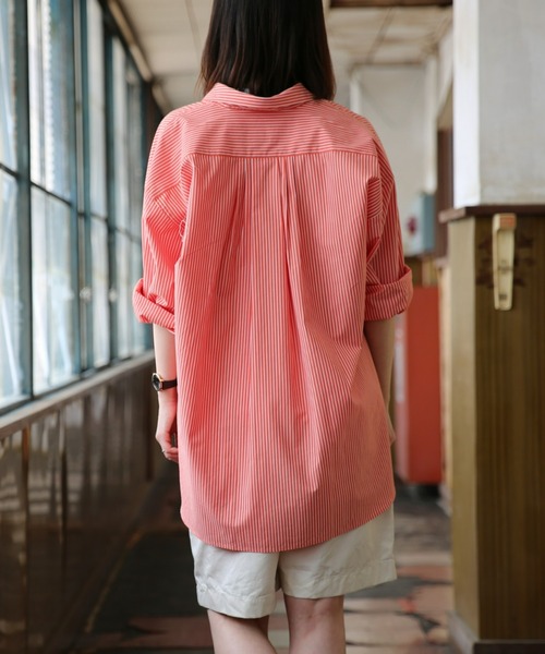 BRICK & SONS(ブリックアンドサンズ)の「リラックスバックプリーツシャツ<サーモンピンクストライプ>(シャツ/ブラウス・メンズ・サーモンピンク・LL/S/M/L)」の6枚目の写真