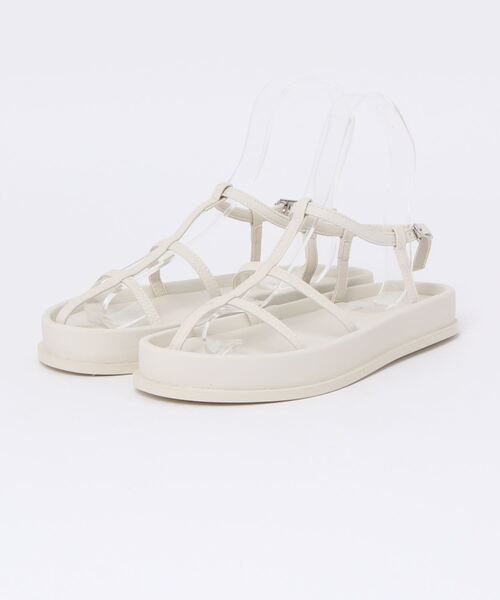 ap retro（アプレトロ）の「Tストラップコンフォートサンダル（サンダル・レディース・ブラック/アイボリー・MEDIUM/LARGE）」の6枚目の写真