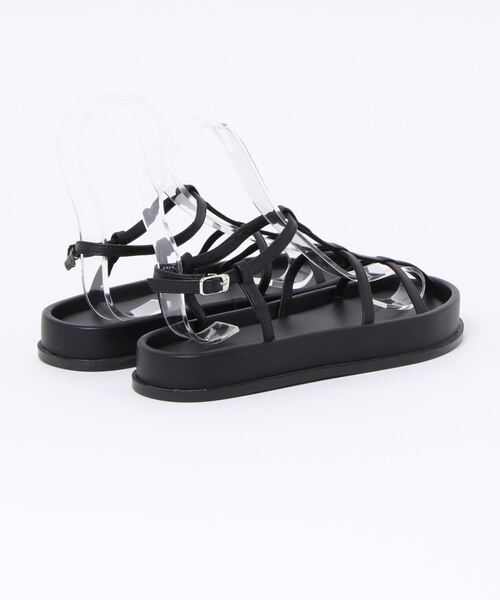 ap retro（アプレトロ）の「Tストラップコンフォートサンダル（サンダル・レディース・ブラック/アイボリー・MEDIUM/LARGE）」の5枚目の写真