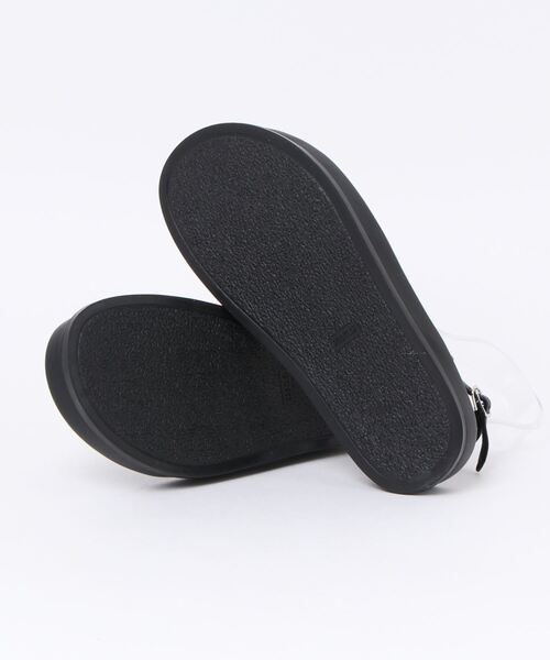 ap retro（アプレトロ）の「Tストラップコンフォートサンダル（サンダル・レディース・ブラック/アイボリー・MEDIUM/LARGE）」の3枚目の写真