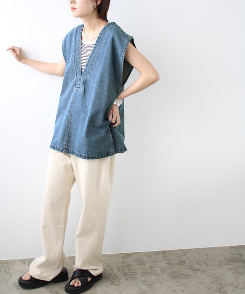 GeeRA（ジーラ）の「デニムＶネックベスト（ベスト・レディース・ブラック/オフホワイト/ブルー・MEDIUM）」の12枚目の写真