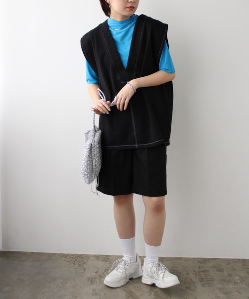 GeeRA（ジーラ）の「デニムＶネックベスト（ベスト・レディース・ブラック/オフホワイト/ブルー・MEDIUM）」の11枚目の写真