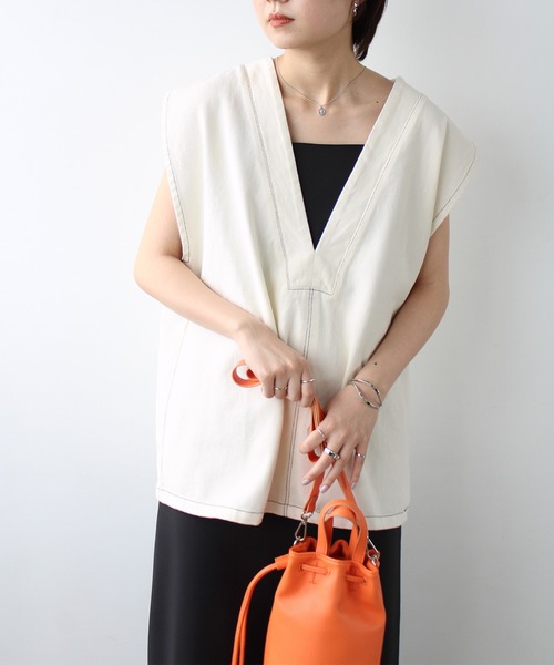 GeeRA（ジーラ）の「デニムＶネックベスト（ベスト・レディース・ブラック/オフホワイト/ブルー・MEDIUM）」の17枚目の写真