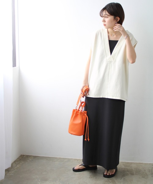 GeeRA（ジーラ）の「デニムＶネックベスト（ベスト・レディース・ブラック/オフホワイト/ブルー・MEDIUM）」の19枚目の写真