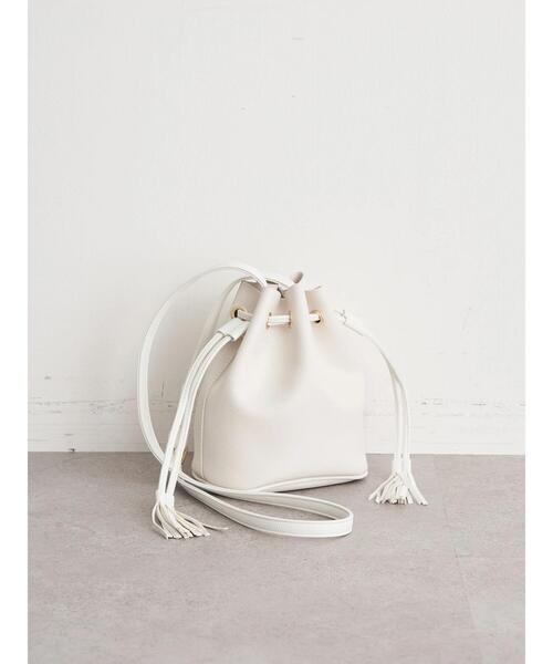 earth music&ecology（アースミュージックアンドエコロジー）の「巾着フリンジミニショルダーBAG（ショルダーバッグ・レディース・グリーン/ブラック/ホワイト/ブラウン・FREE）」の13枚目の写真